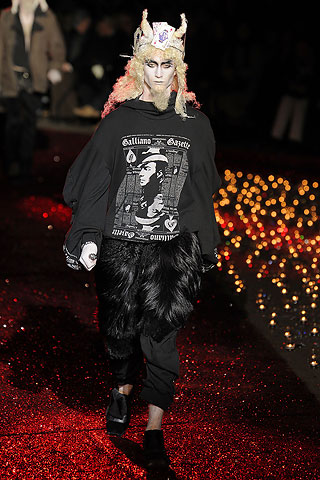 John Galliano / - 2009-2010